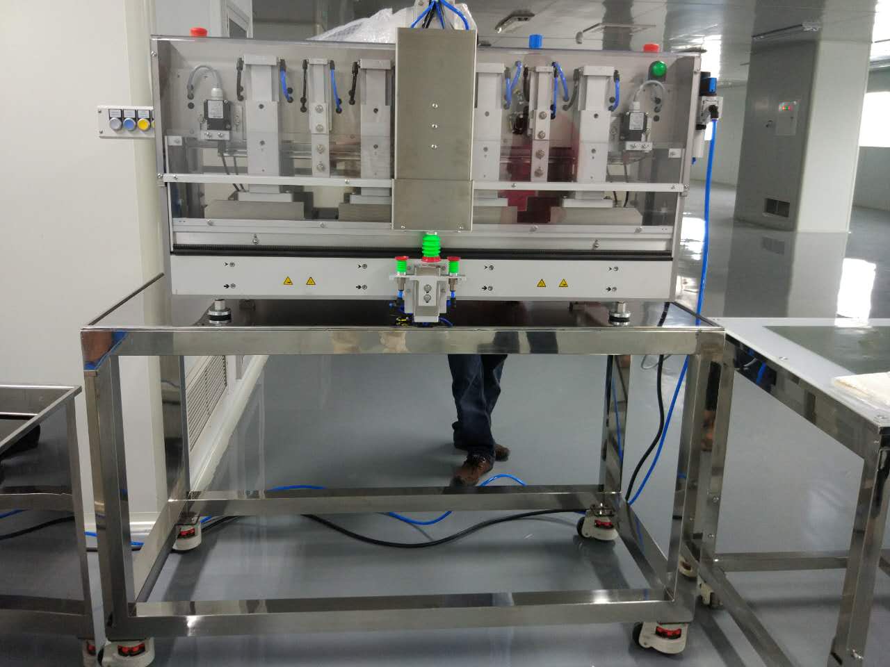 不銹鋼流水線(xiàn)工作臺(tái)