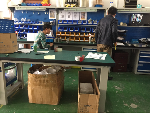 被炒得火熱的鉗工工作桌價格，如今多少才合適？【天金岡】