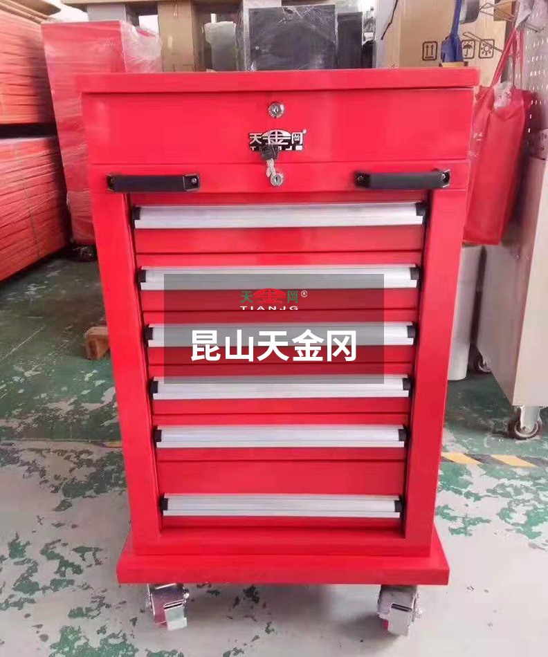 昆山天金岡年產17000臺鉗工工具柜，每一臺柜子的出庫都是用了心，認了真的