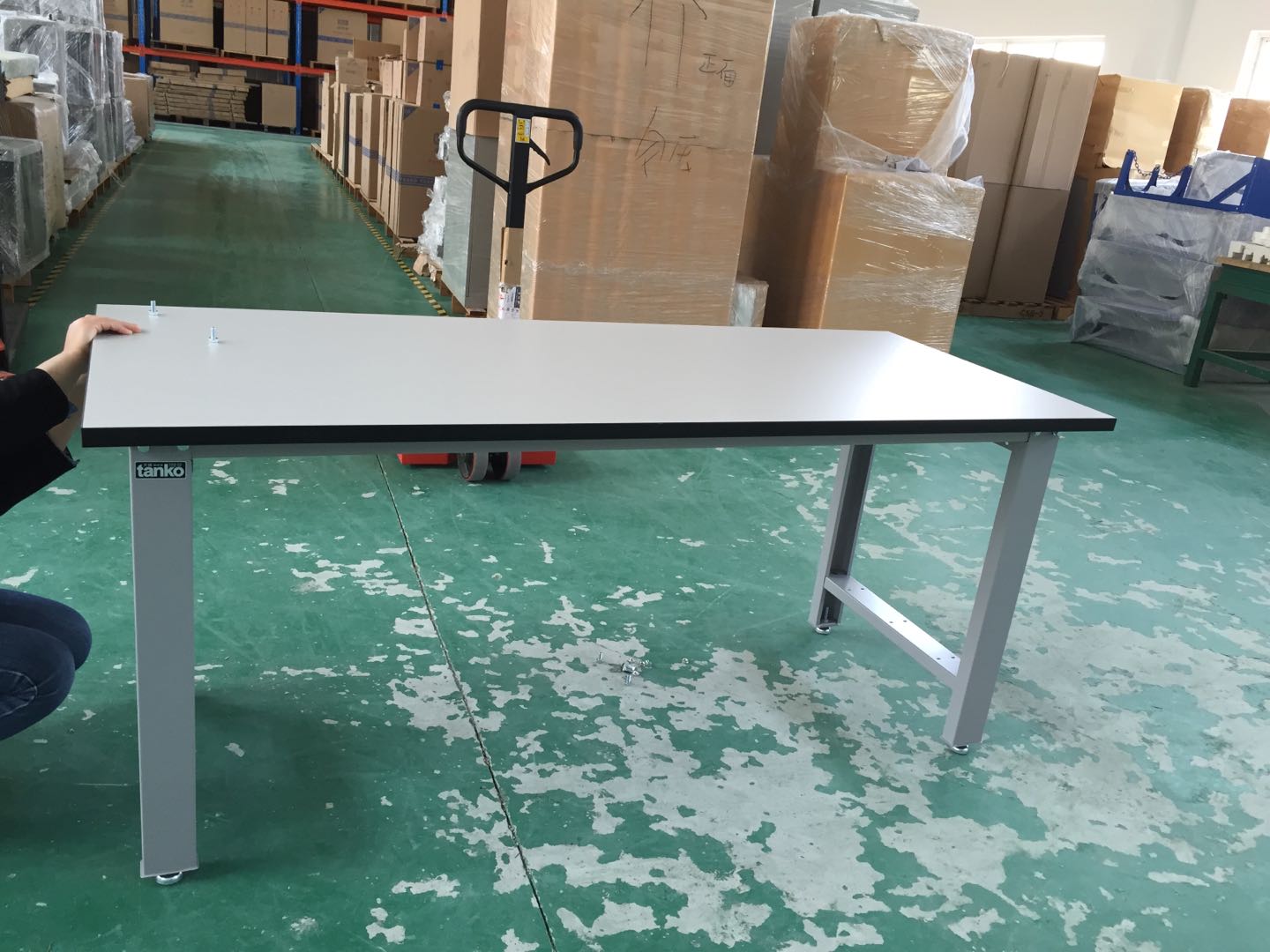 鉗工桌是用來干嘛的？【天金岡】