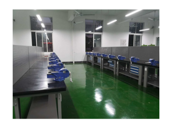 臺虎鉗工作桌的互聯(lián)網(wǎng)直賣模式，優(yōu)勢到底在哪里？【天金岡】