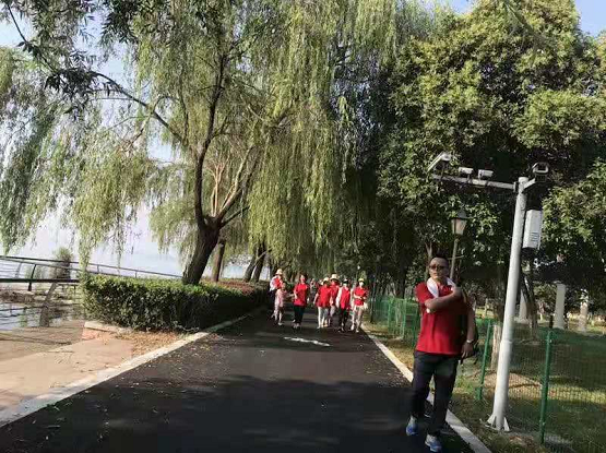 天金岡頭頂烈日，陽(yáng)澄湖徒步30公里