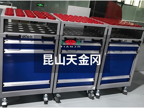 您還在為找不到工具柜生產(chǎn)廠家煩惱嗎，來天金岡解決煩惱！