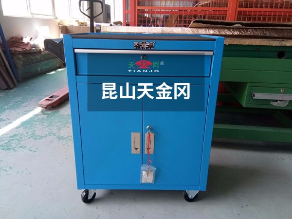 鉗工工具柜價(jià)格怎么樣，怕買貴選直銷廠家！